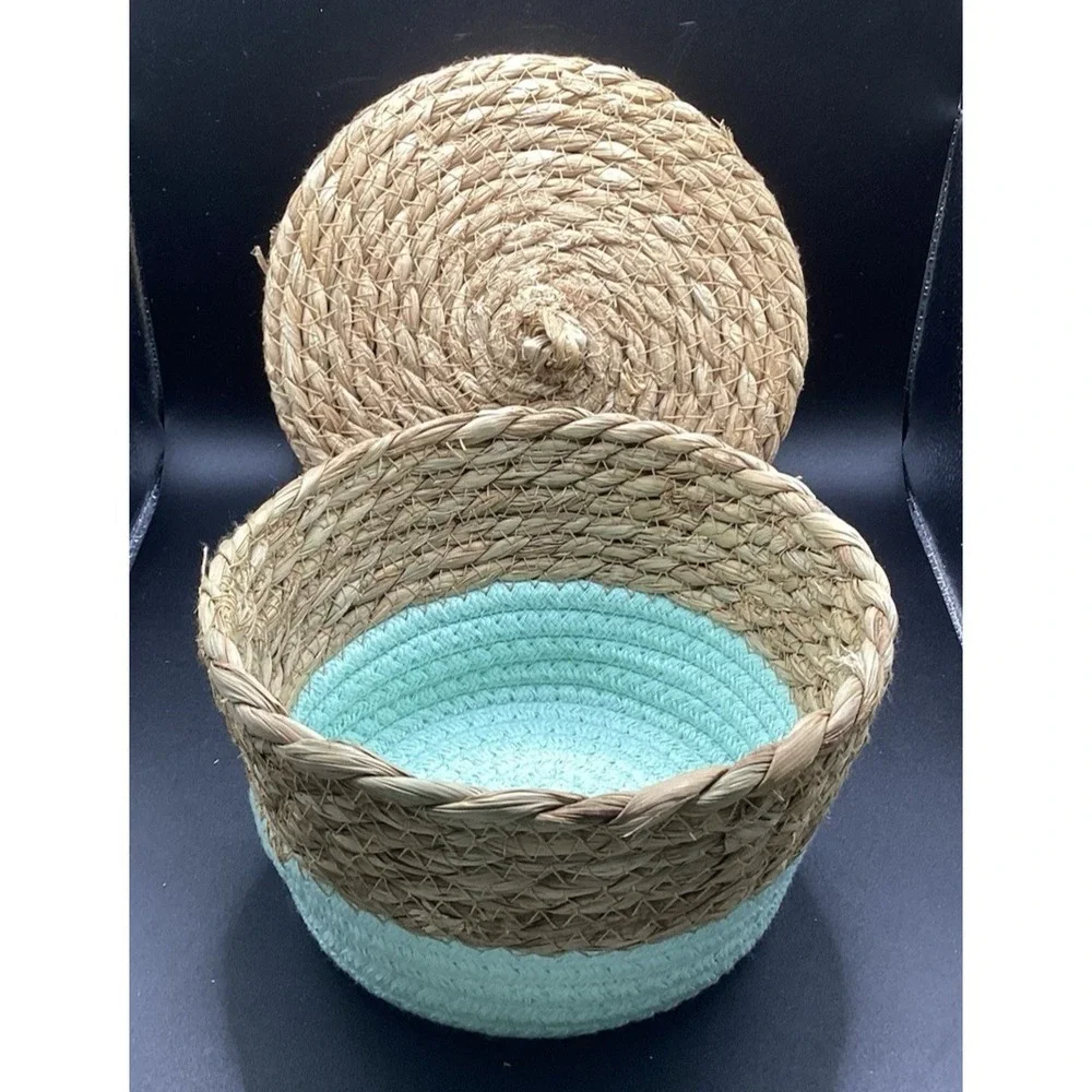 The Unbranded Brand woven acorn